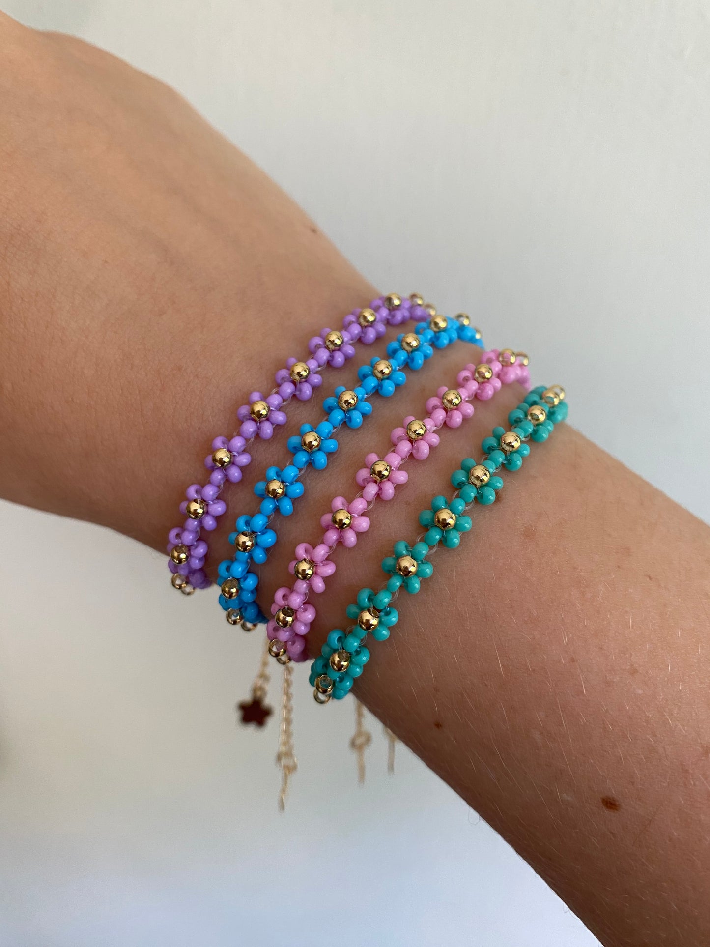 Classic flower bracelet