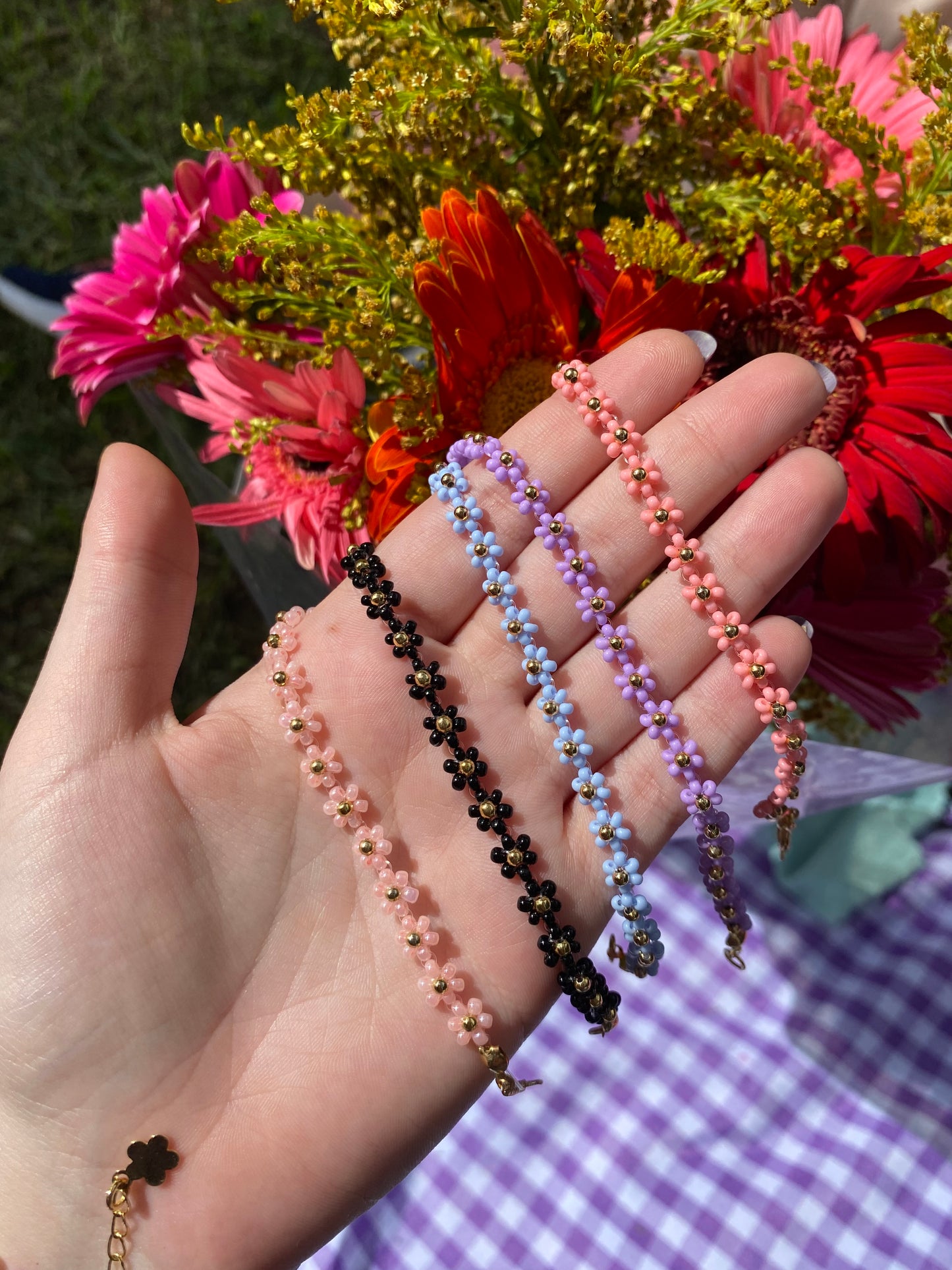 Classic flower bracelet