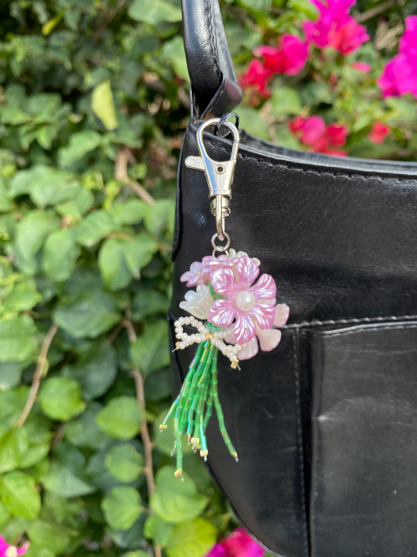 Pearl Flowers Keychain