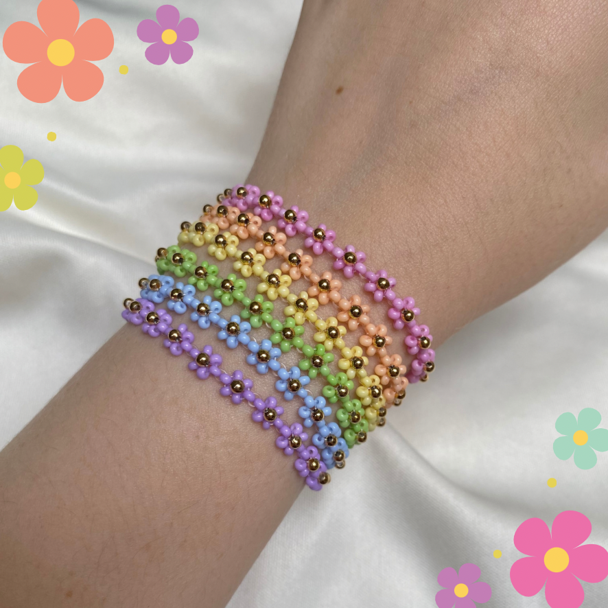 Classic flower bracelet