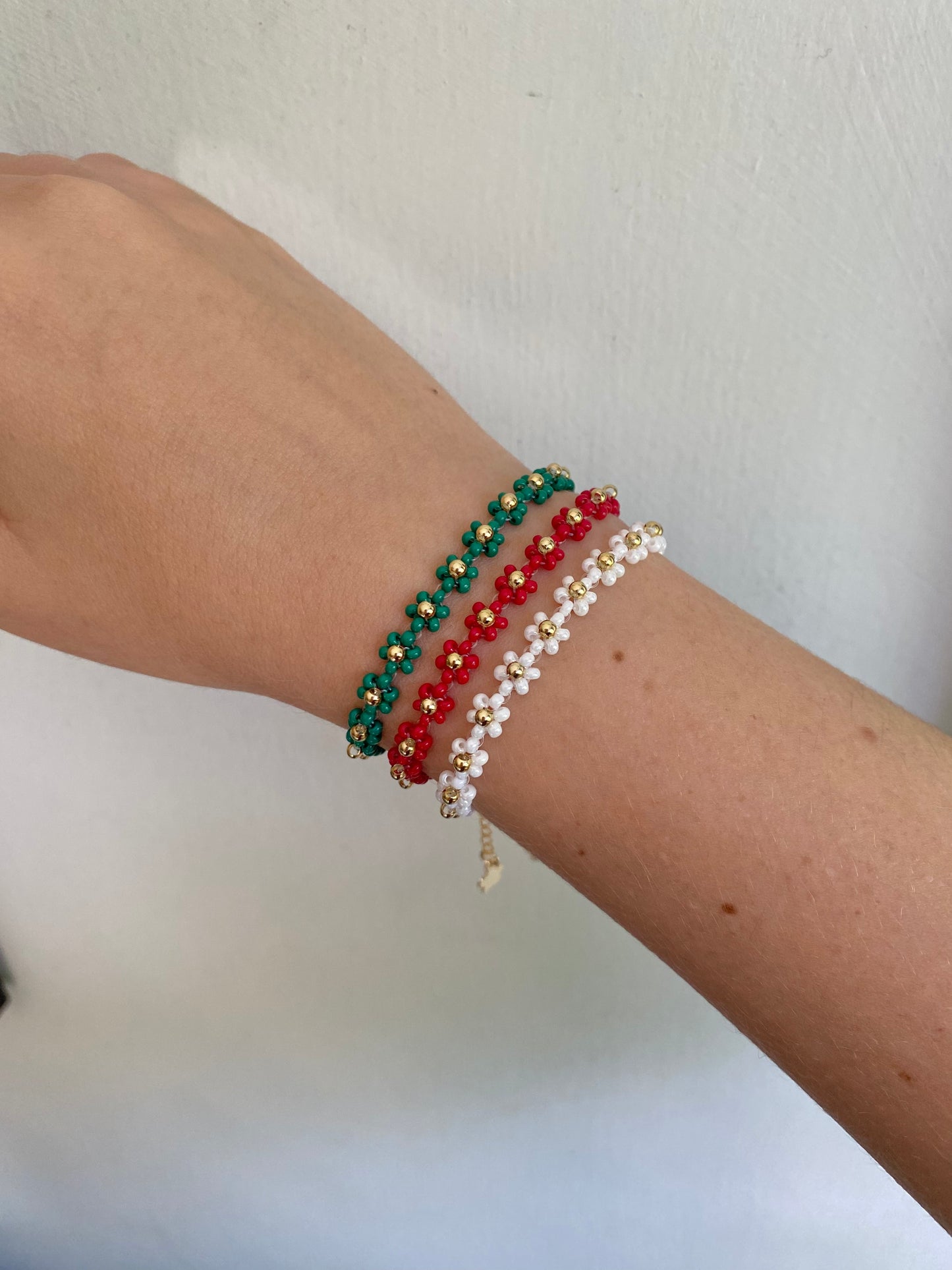 Classic flower bracelet