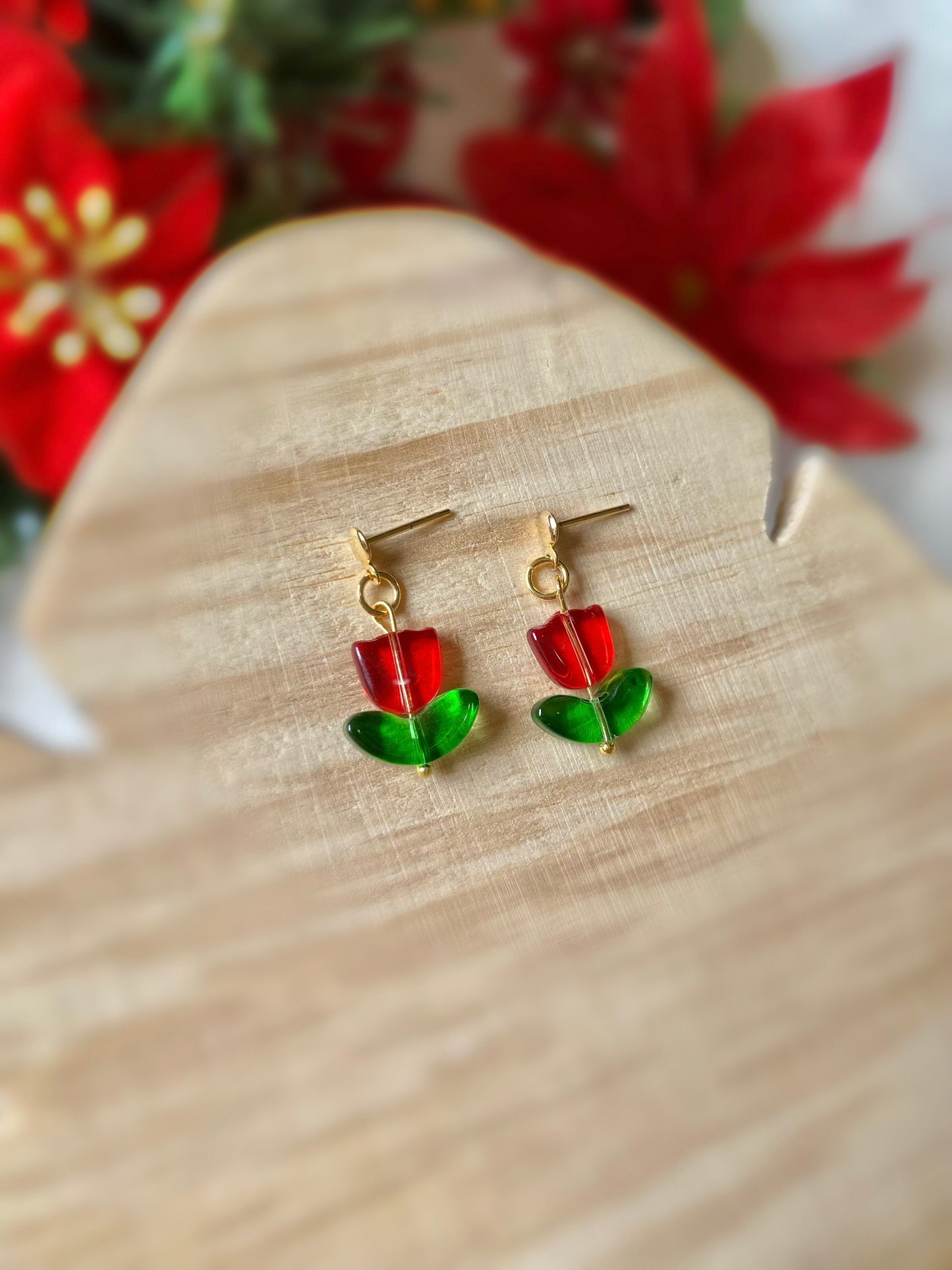 Aretes de tulipán rojo