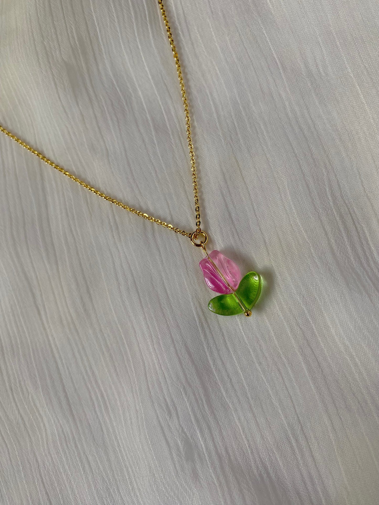 Collar de dije de tulipán rosa