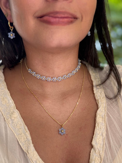 Collar con dije de flor de cristal