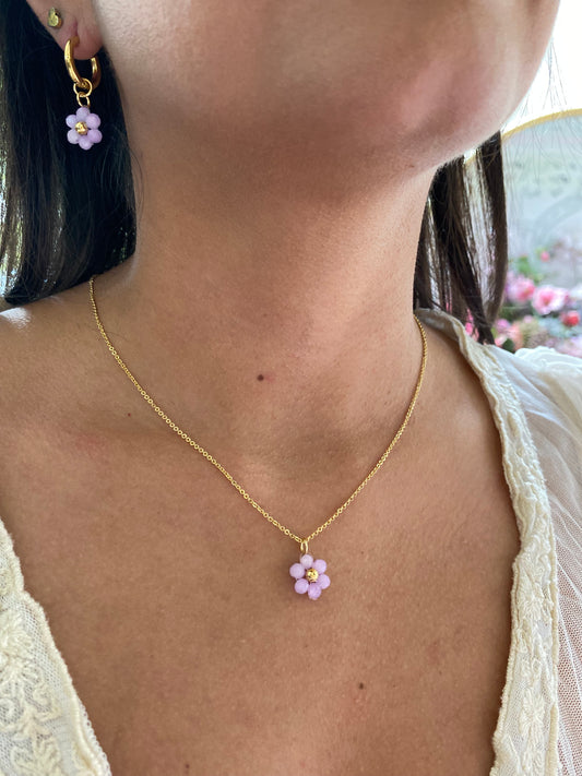Collar con dije de flor cristal
