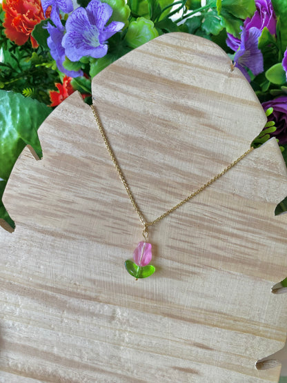 Collar de dije de tulipán rosa
